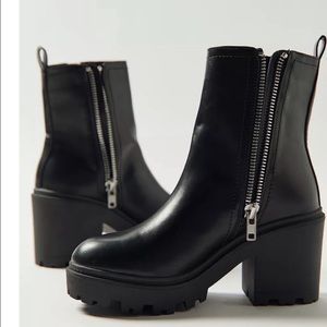 Urban Outfitters Black Chunky Zip Up Boot 9